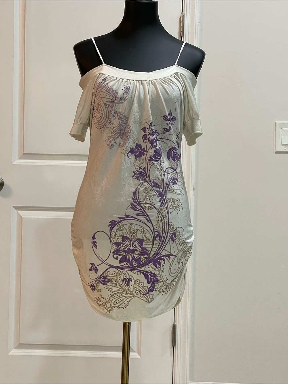 Entry Y2K Graphic Cold Shoulder Mini Dress White Purple Tan Size L Juniors
